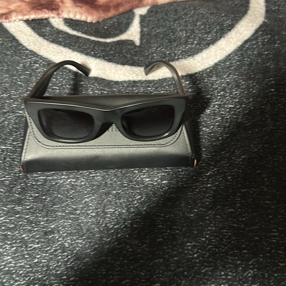 Valentino Matte Black Sunglasses - Picture 6 of 6